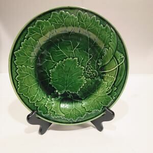 Antique Deep Green Majolica Plate Raised Leaf & Tendril Pattern 19th Century